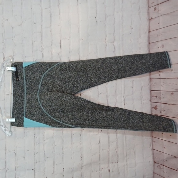 Win Win Sport Gray &  Green Woman's Yoga  Leggings M  New - Picture 3 of 7